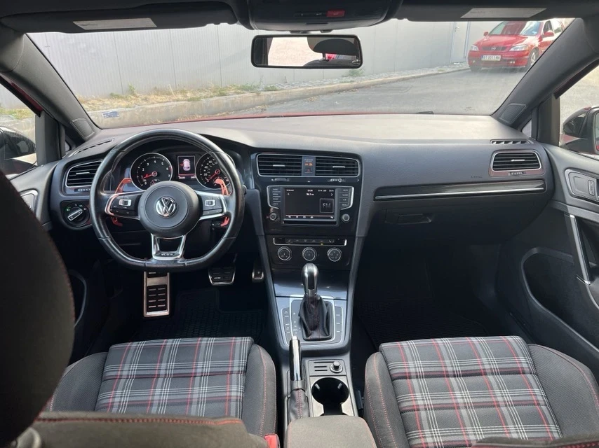 VW Golf GTi 2.0 TSi - изображение 8