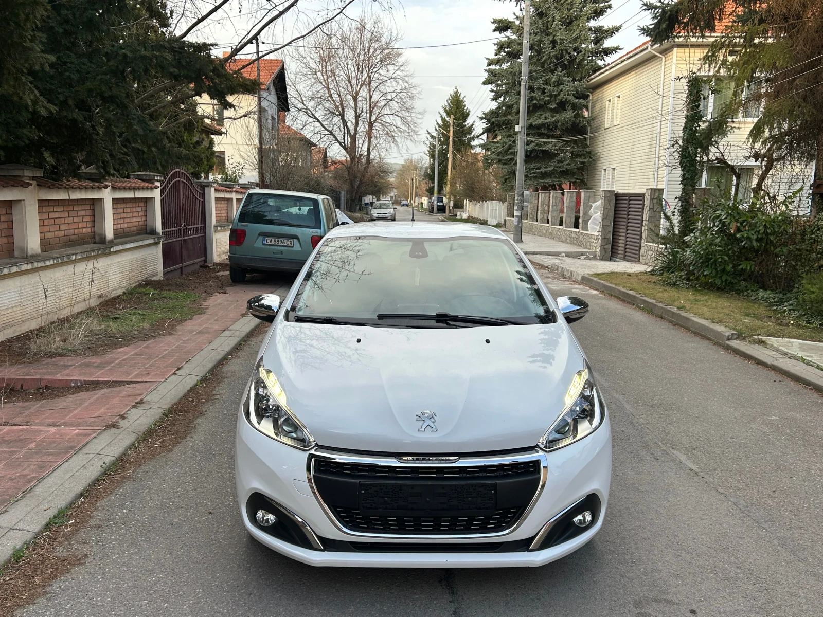 Peugeot 208 1, 6GT LINE BLUE HDI - изображение 8