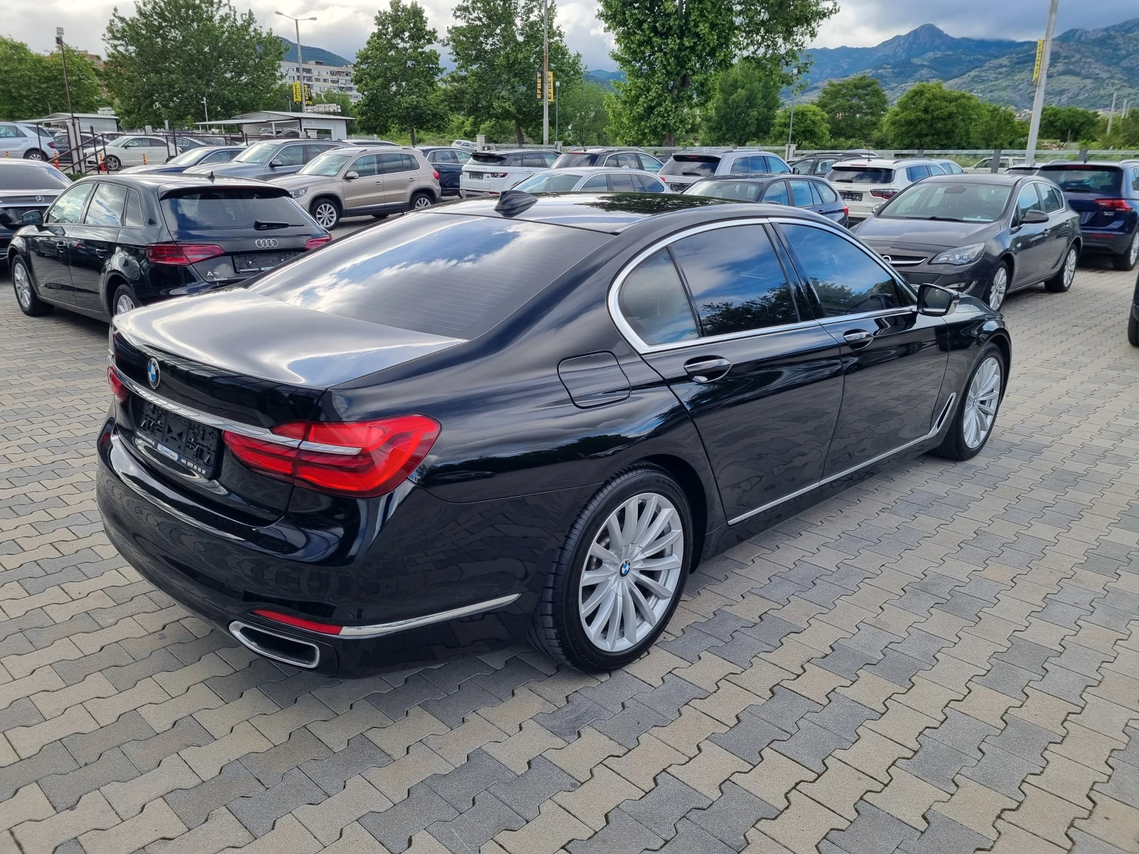BMW 730 XDrive-265кс - изображение 6