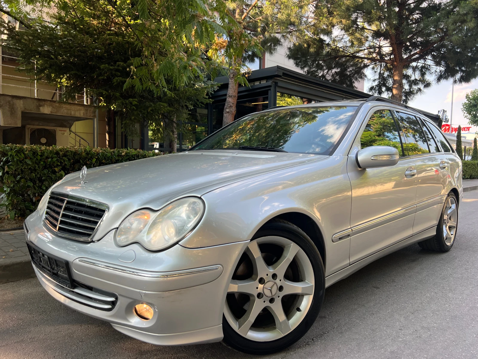 Mercedes-Benz C 220 CDI AVANTGARDE/FACELIFT/XENON/NAVI/6sk/KLIMATRONIK | Mobile.bg   1