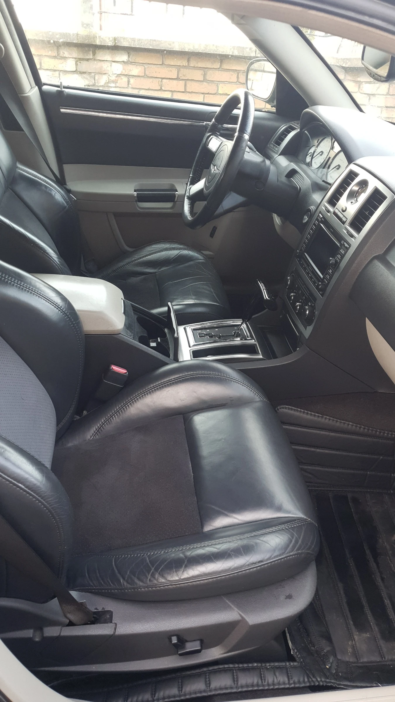 Chrysler 300c SRT8 | Mobile.bg � ����������� 15