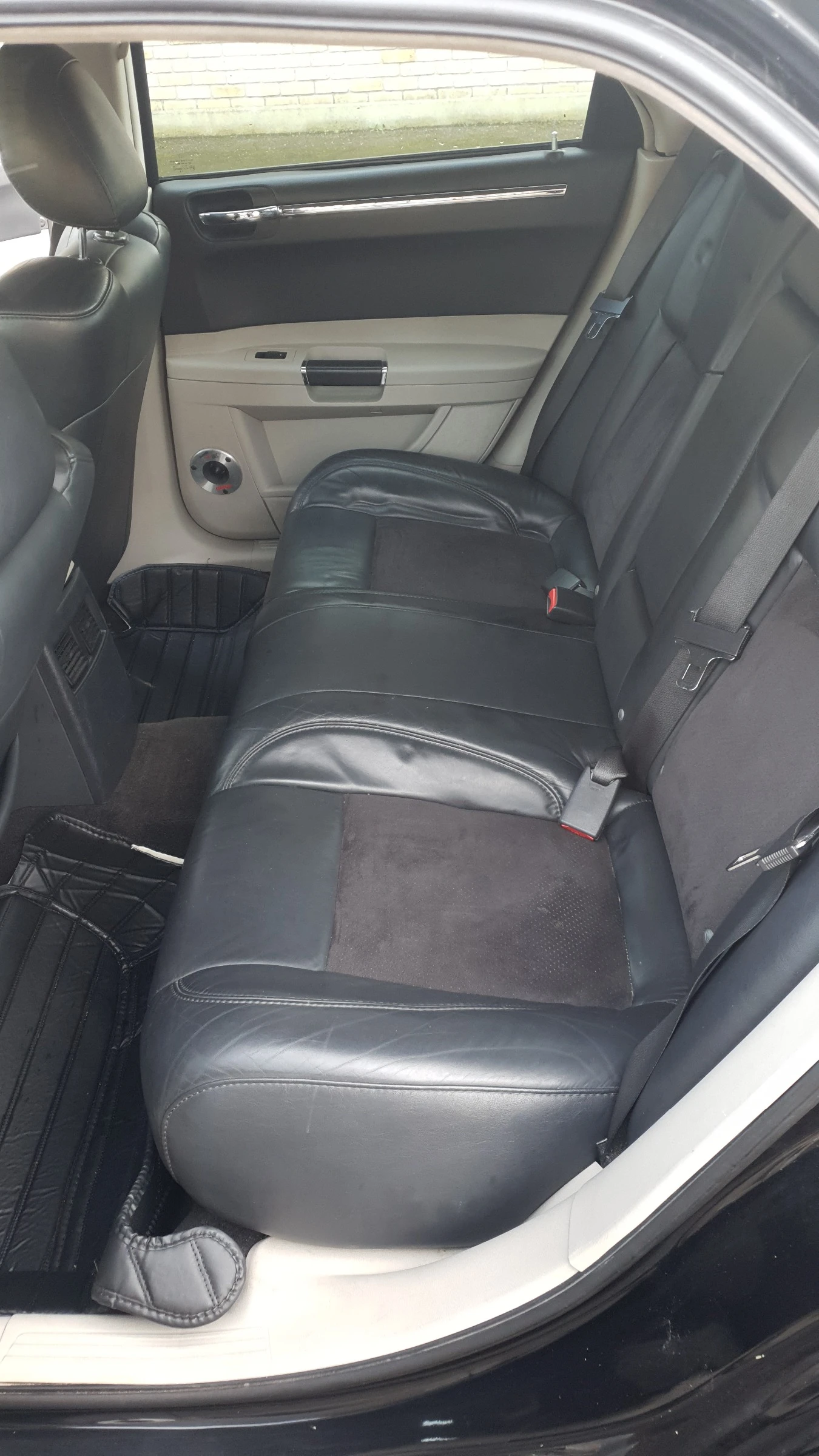 Chrysler 300c SRT8 | Mobile.bg � ����������� 13