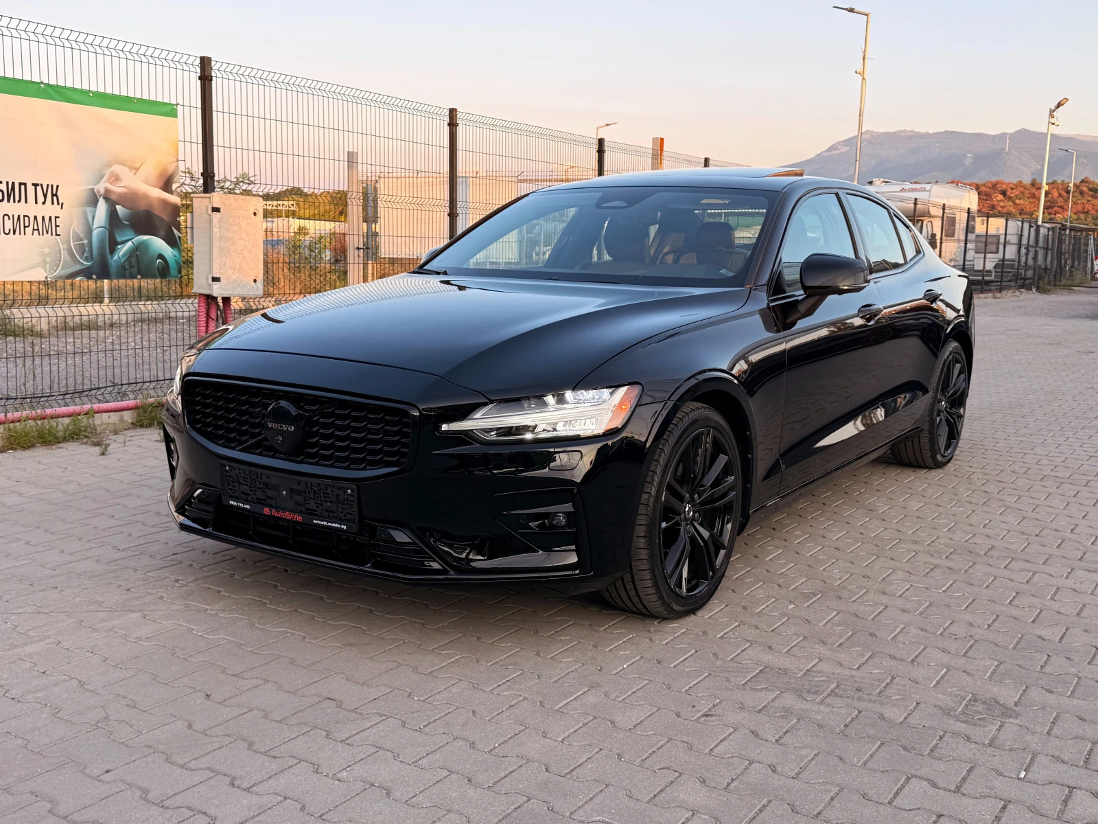 Volvo S60 B5 Black Edition Plus AWD Mild Hybrid  | Mobile.bg   1