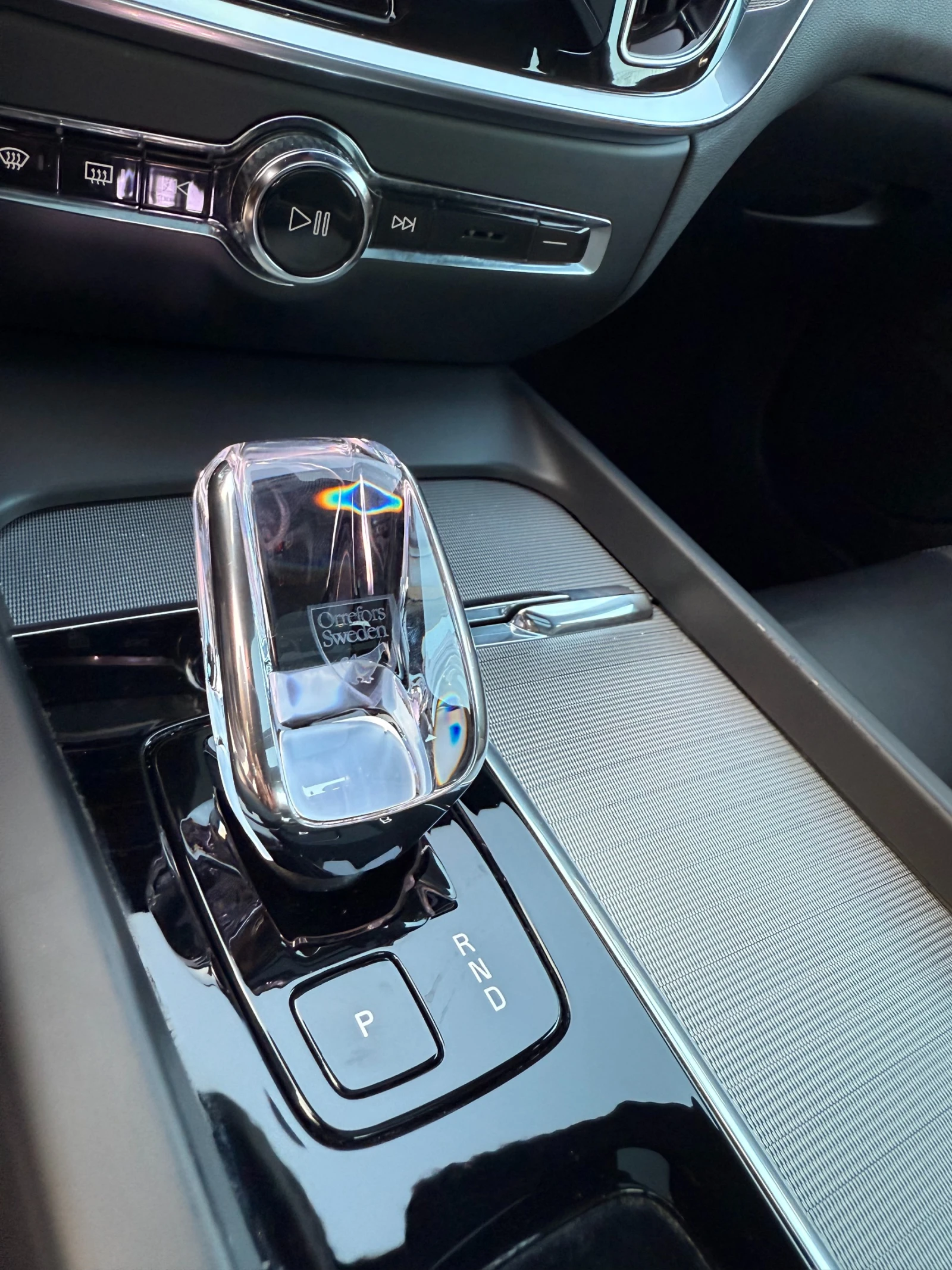 Volvo S60 B5 Black Edition Plus AWD Mild Hybrid  | Mobile.bg   12