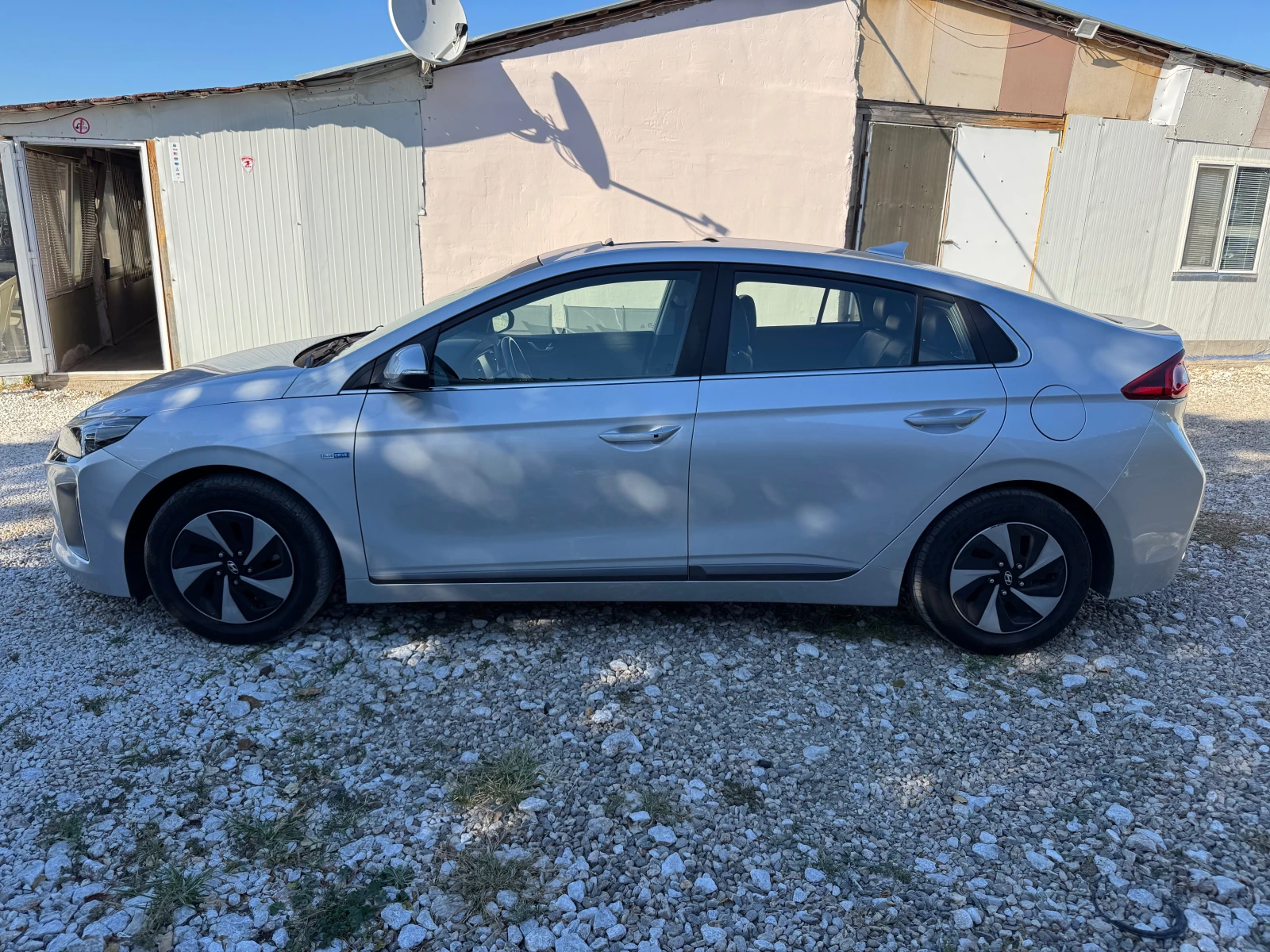 Hyundai Ioniq 1.6HYBRID-PREMIUM-FULL PACK - изображение 2