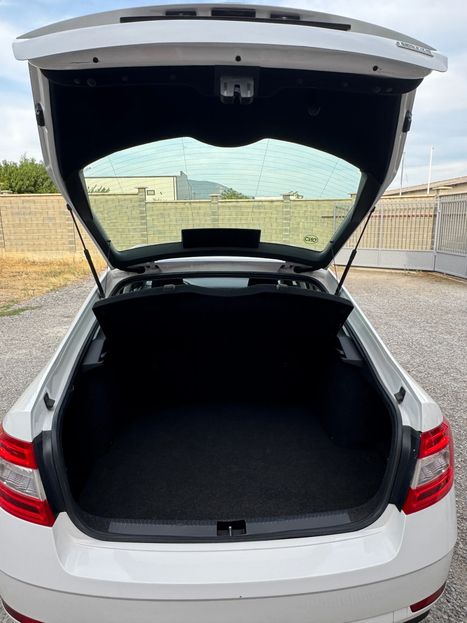 Skoda Octavia 1.4tgi - изображение 7