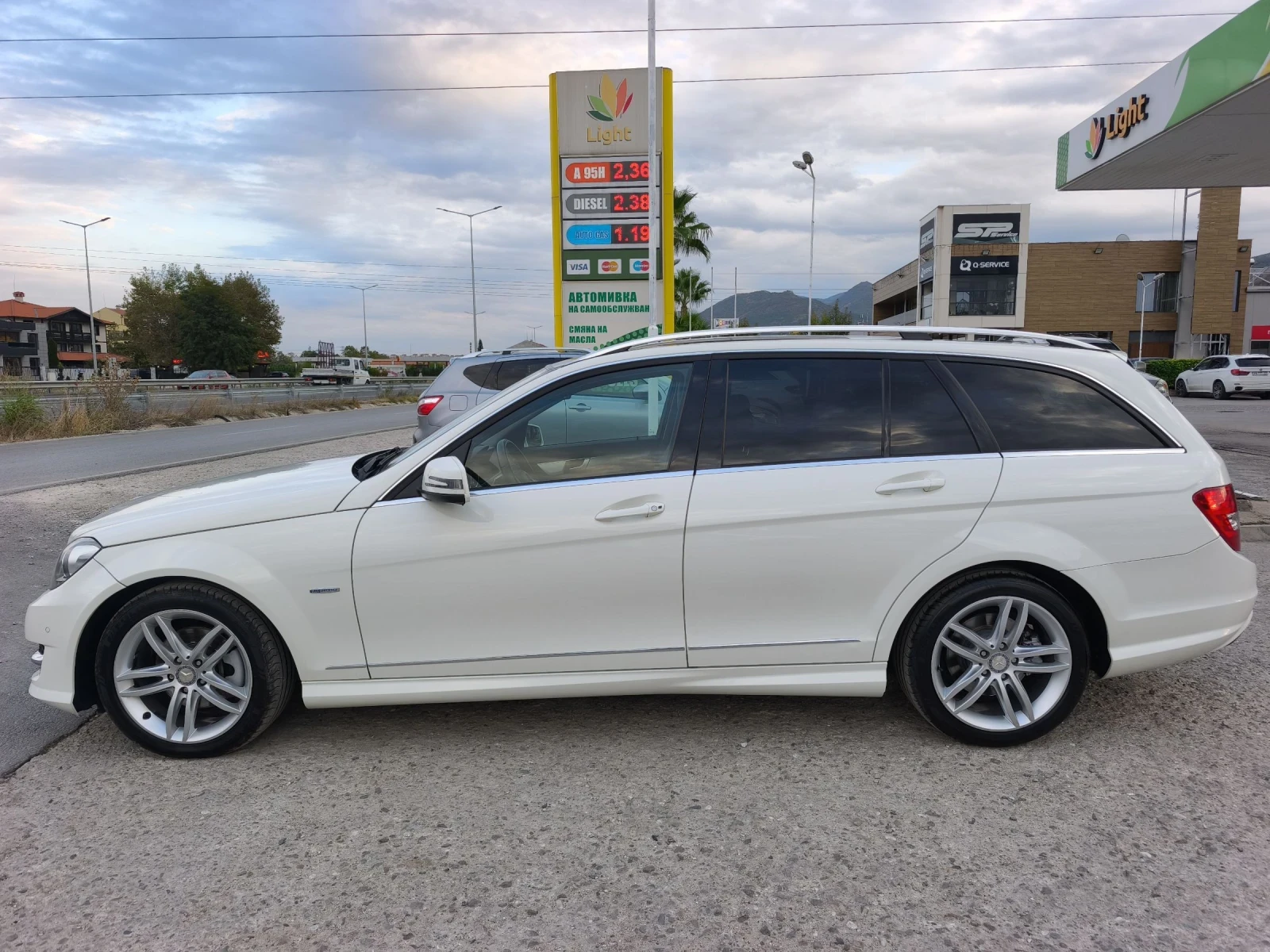 Mercedes-Benz C 220 220CDI AVANTGARDE PANO HARMAN NEW !!! - изображение 6