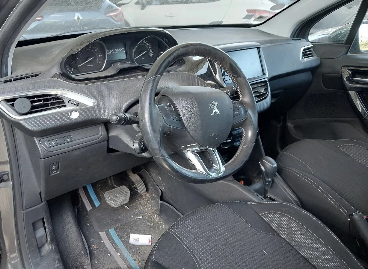 Peugeot 208 1.2i AUTOMATIC EURO6 - изображение 7