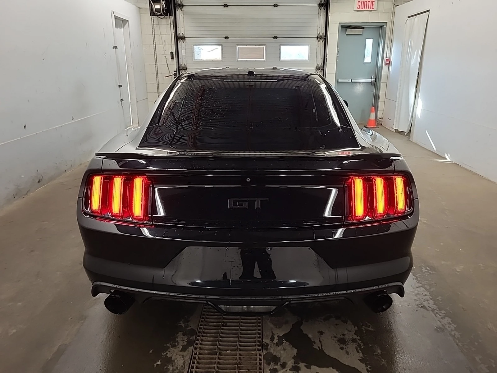 Ford Mustang GT * * CARFAX * * АВТО КРЕДИТ * *  - изображение 5