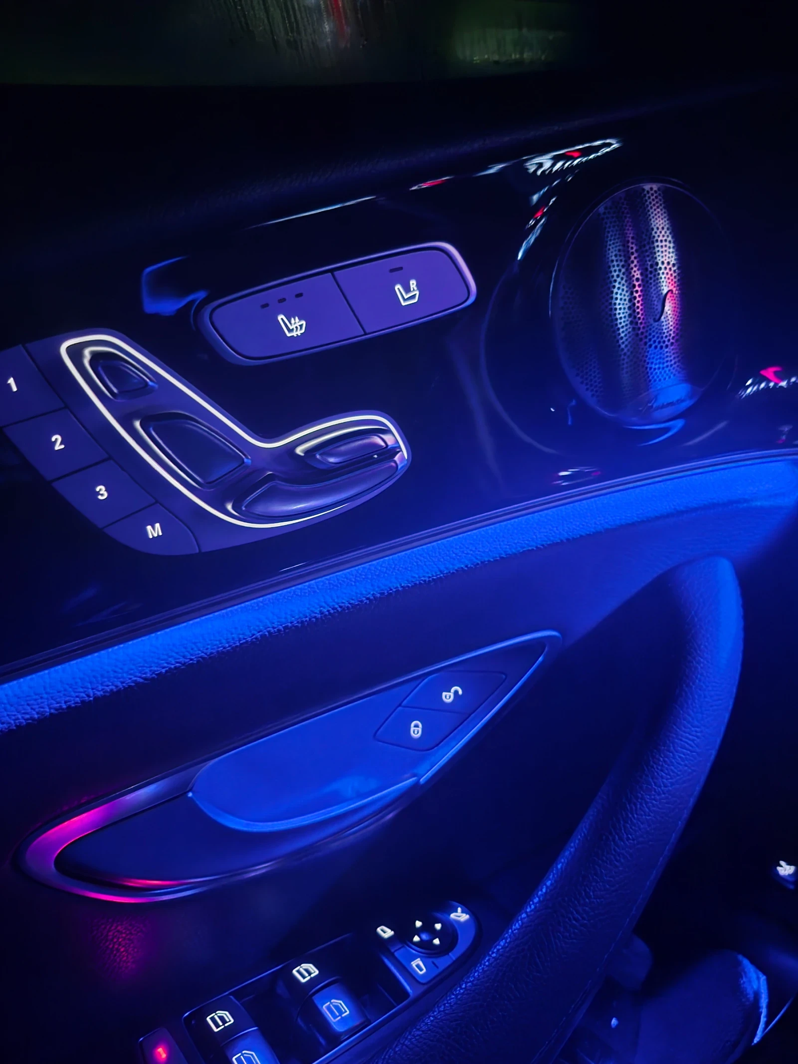 Mercedes-Benz E 300 E300! 4Matic! 9GTronic! Ton Състояние !Ambient lig - изображение 7