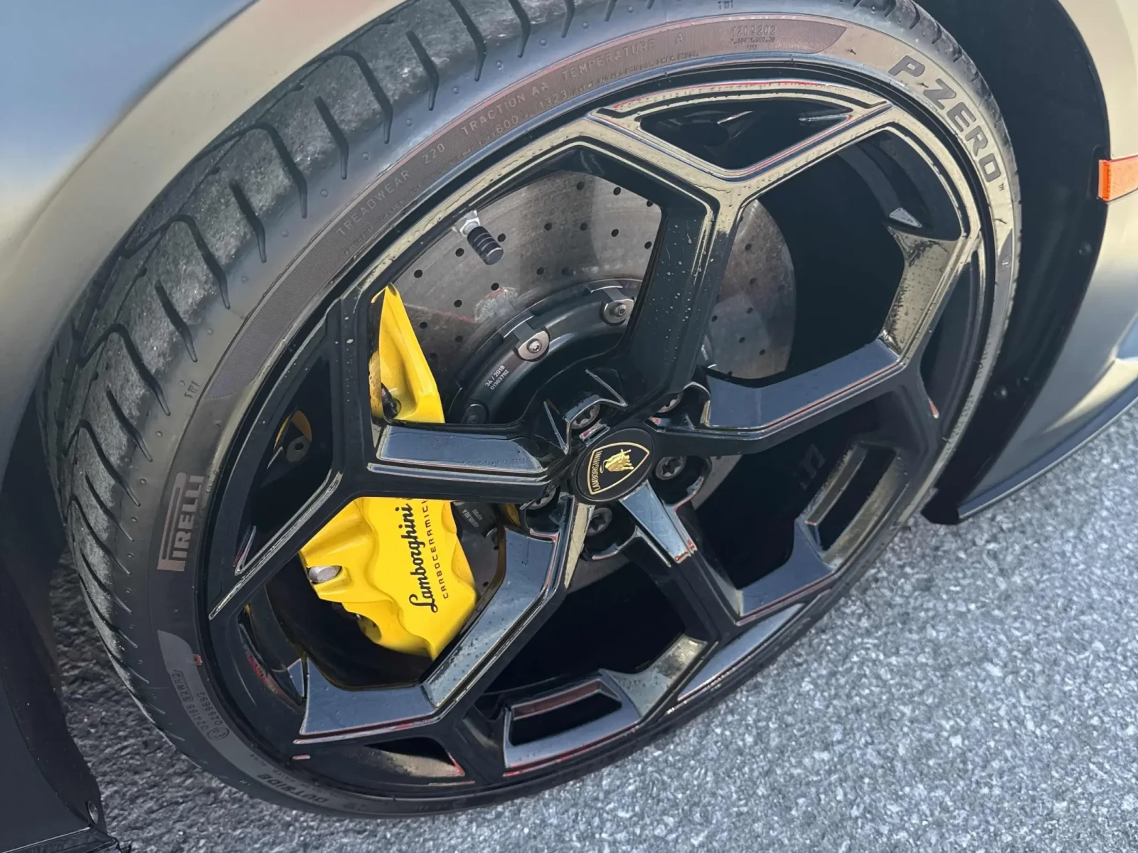 Lamborghini Huracan EVO / MAT BLACK / 635 HP , снимка 9 - Автомобили и джипове - 53810183