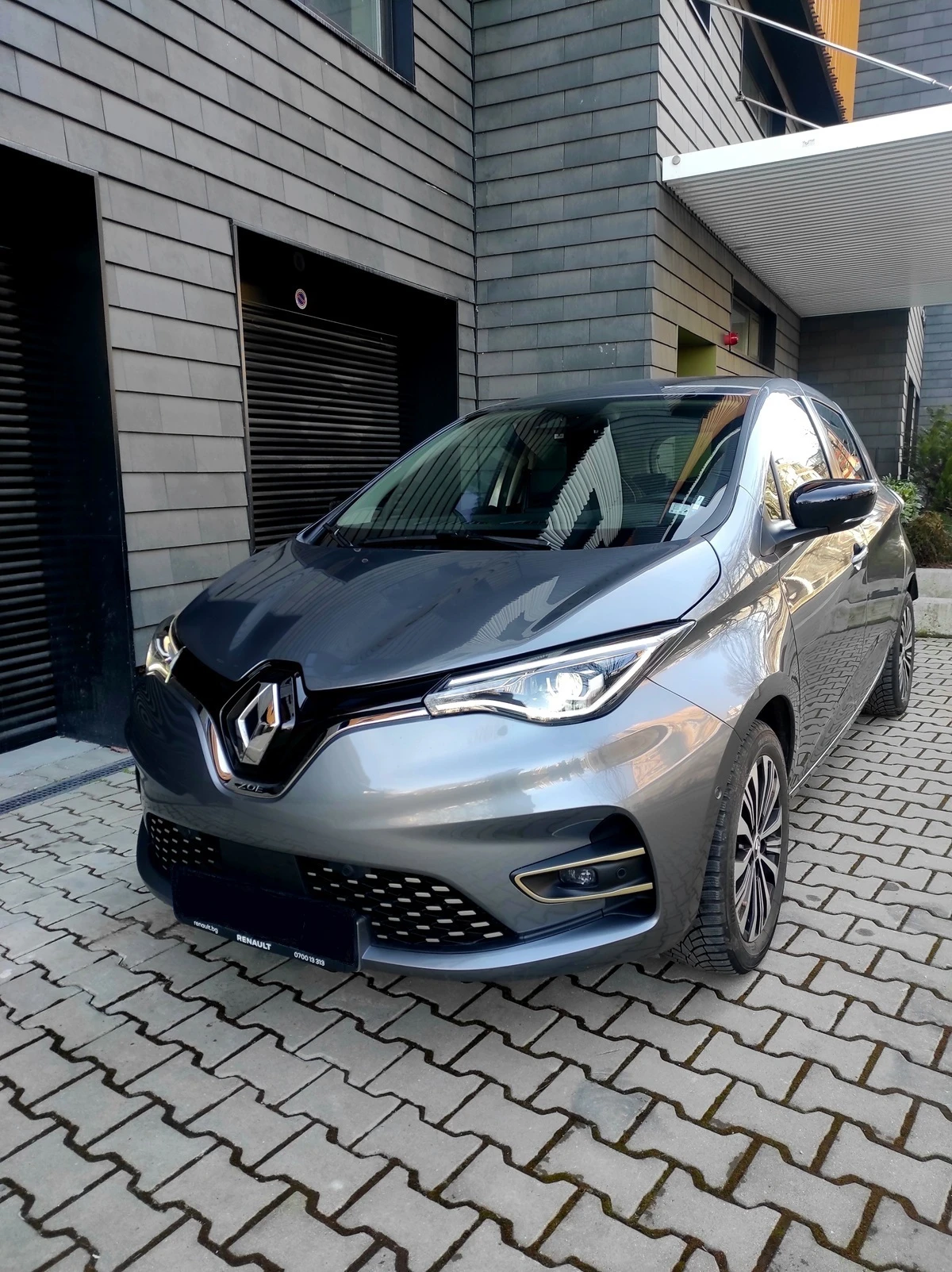 Renault Zoe E-Tech Iconic 52kWh CCS | Mobile.bg � ����������� 14