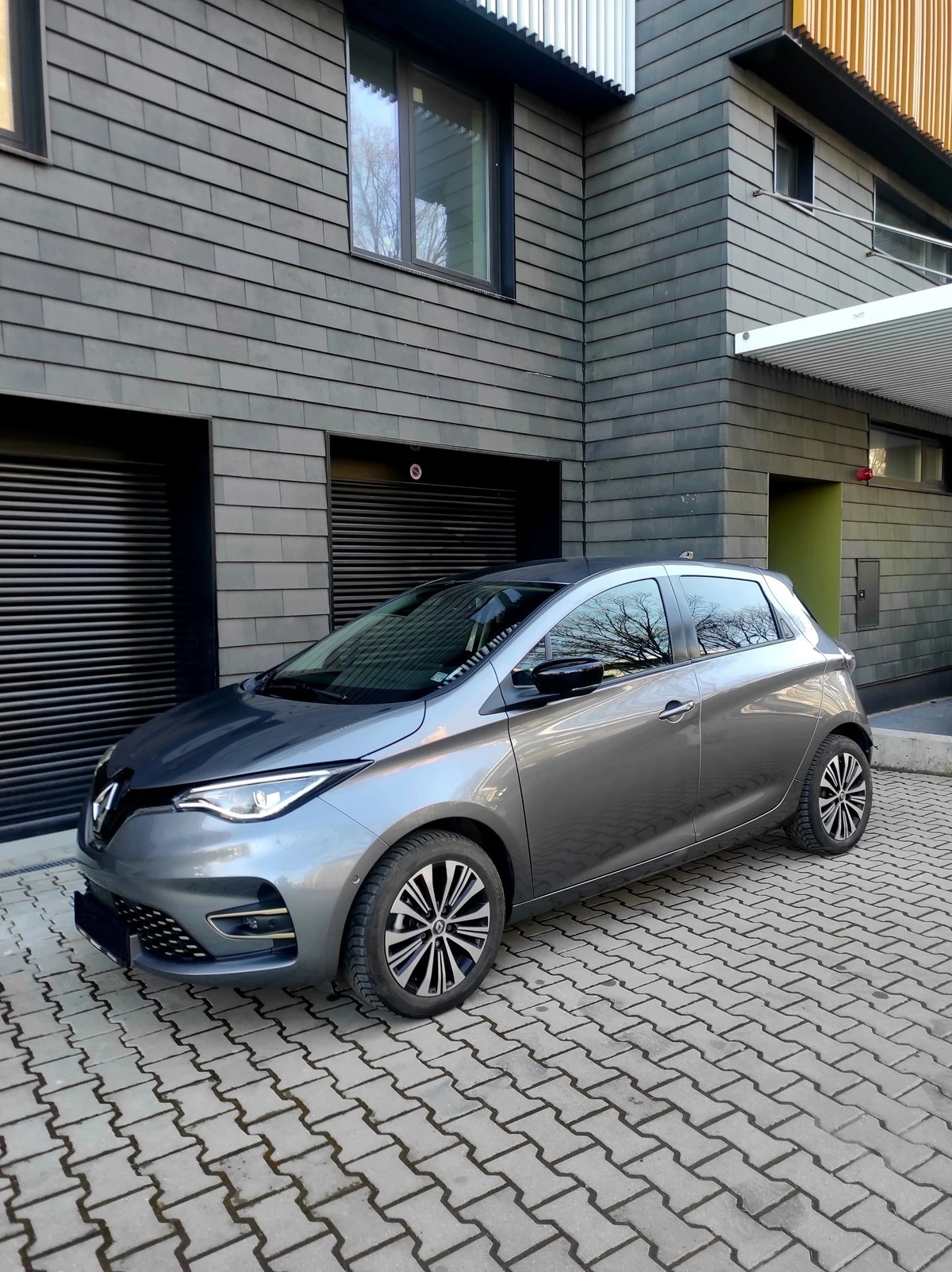 Renault Zoe E-Tech Iconic 52kWh CCS | Mobile.bg � ����������� 15