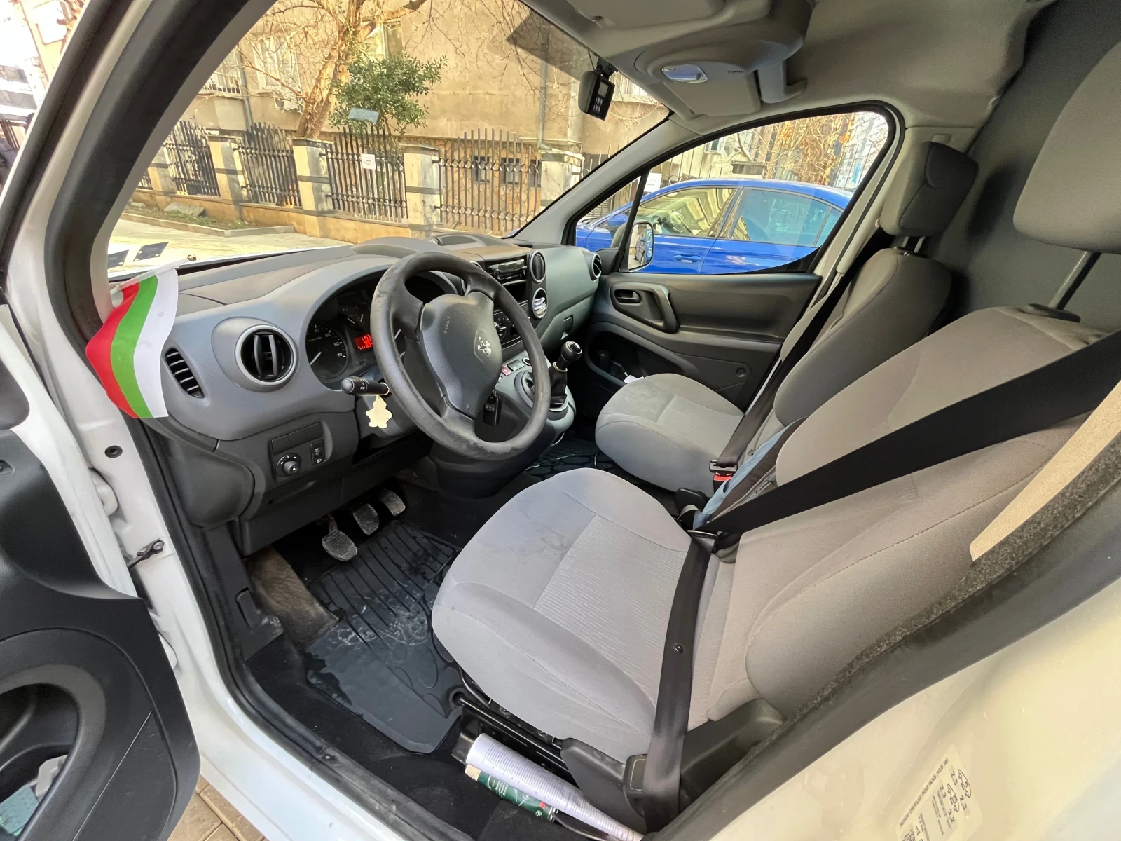 Peugeot Partner 1.6HDI Хладилен, снимка 9 - Автомобили и джипове - 54410747