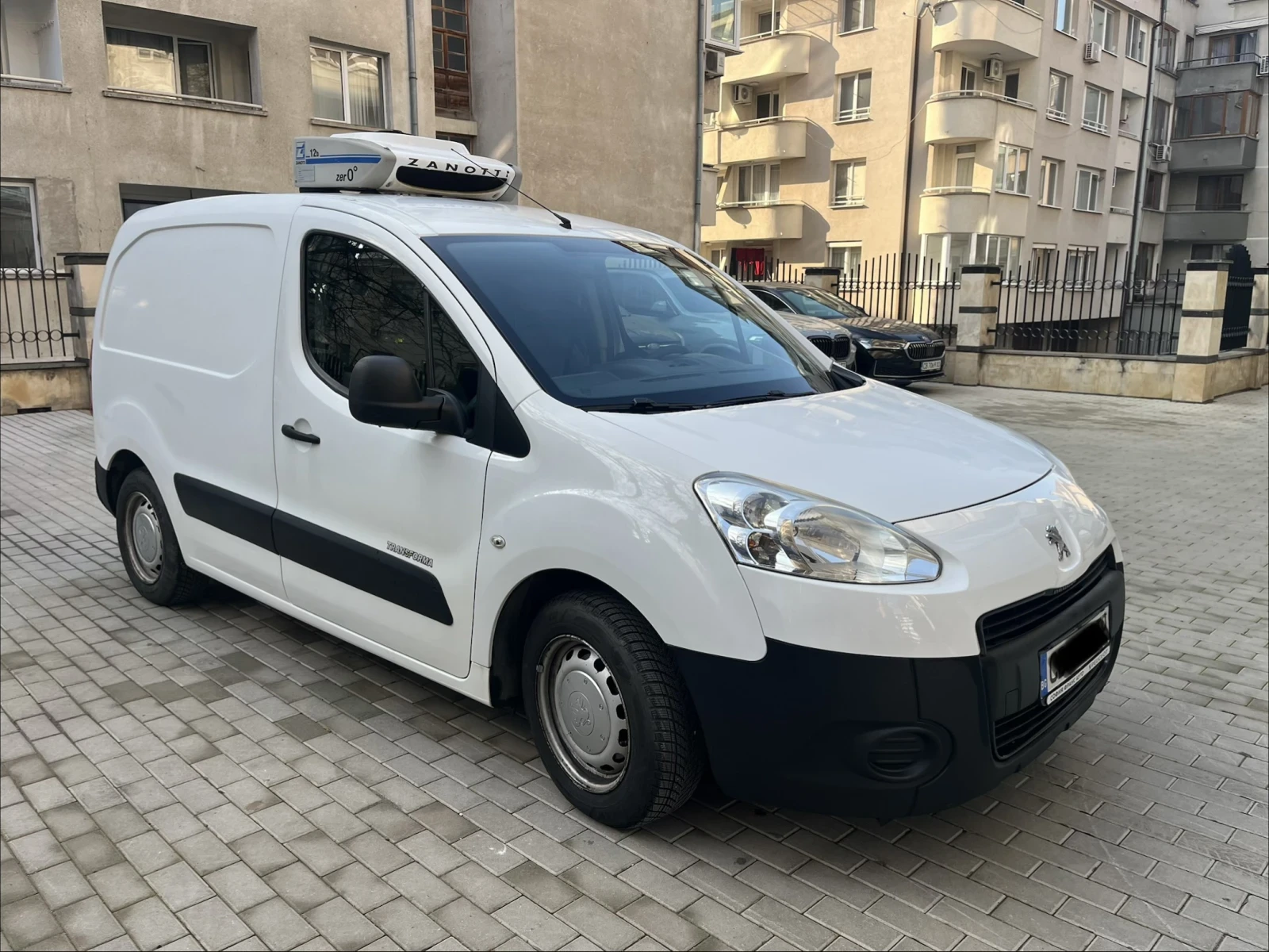 Peugeot Partner 1.6HDI Хладилен, снимка 3 - Автомобили и джипове - 54410747