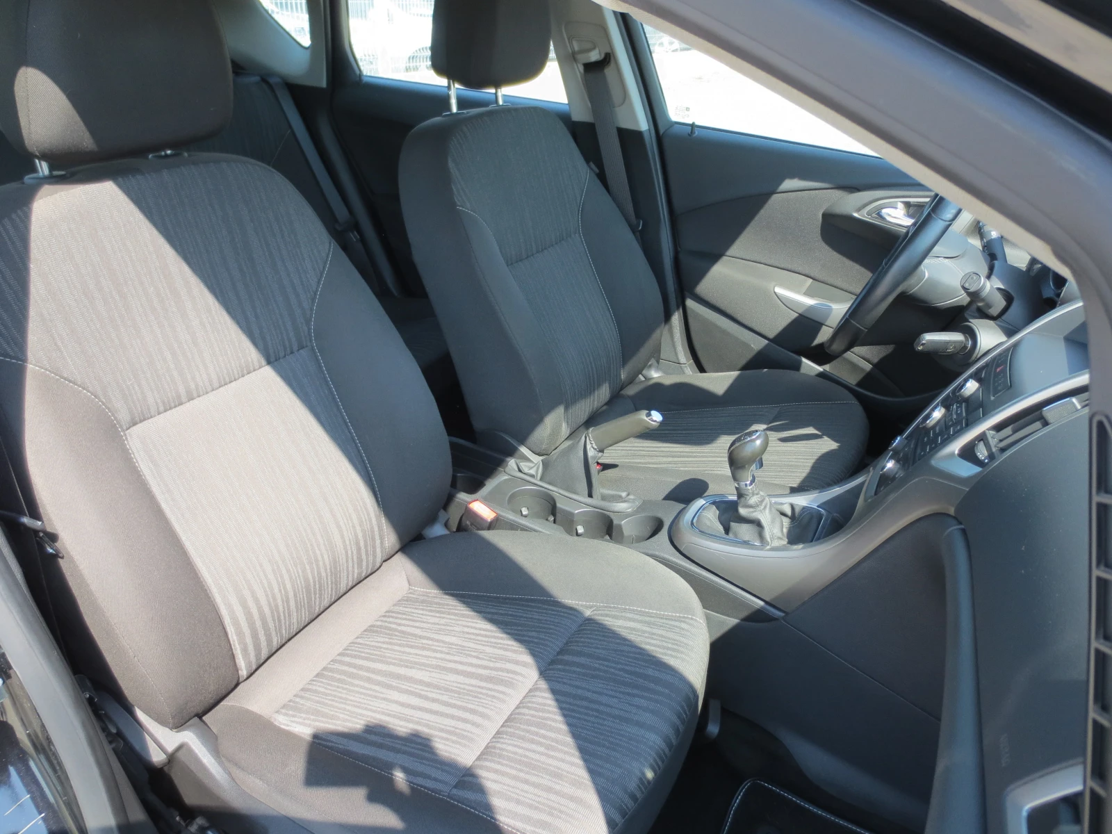 Opel Astra 1.4 i* 90.000XIL.KM.* , снимка 15 - Автомобили и джипове - 54798158