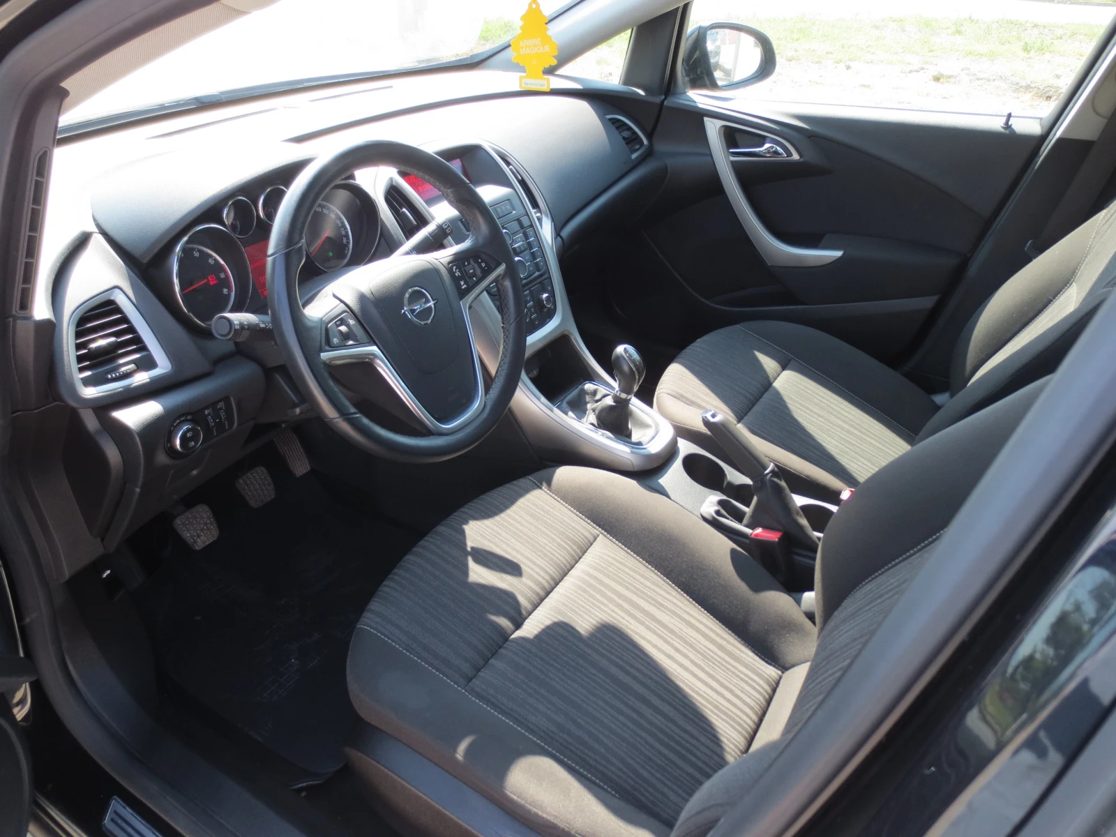Opel Astra 1.4 i* 90.000XIL.KM.* , снимка 9 - Автомобили и джипове - 54798158