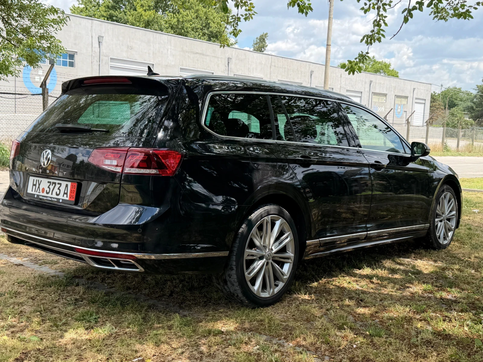 VW Passat 2.0TDI R-Line, снимка 4 - Автомобили и джипове - 55161781