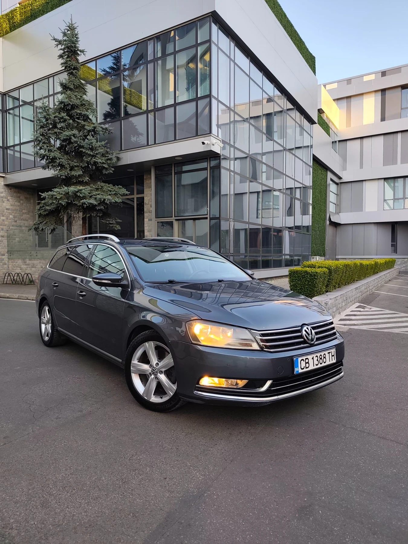 VW Passat 2.0TDI DSG Педгрев Кожа ПЕРФЕКТНО!!!, снимка 2 - Автомобили и джипове - 55747457