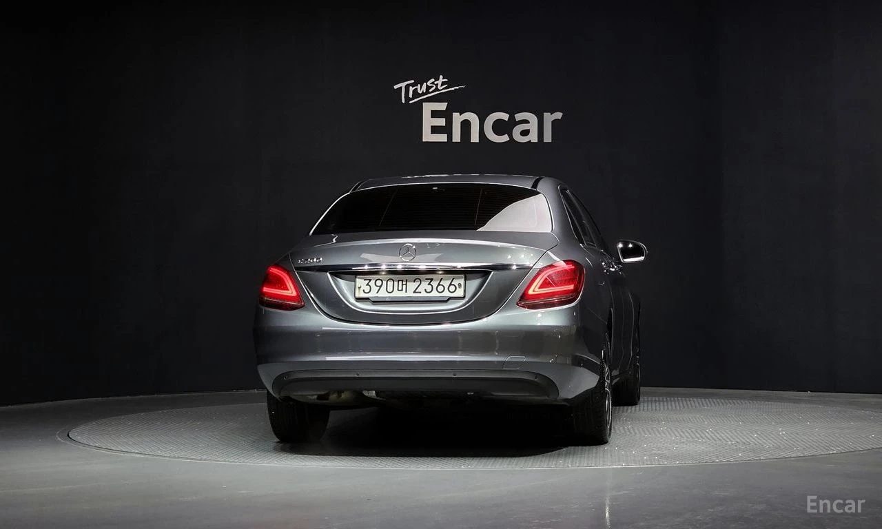 Mercedes-Benz C 200, снимка 4 - Автомобили и джипове - 56076863
