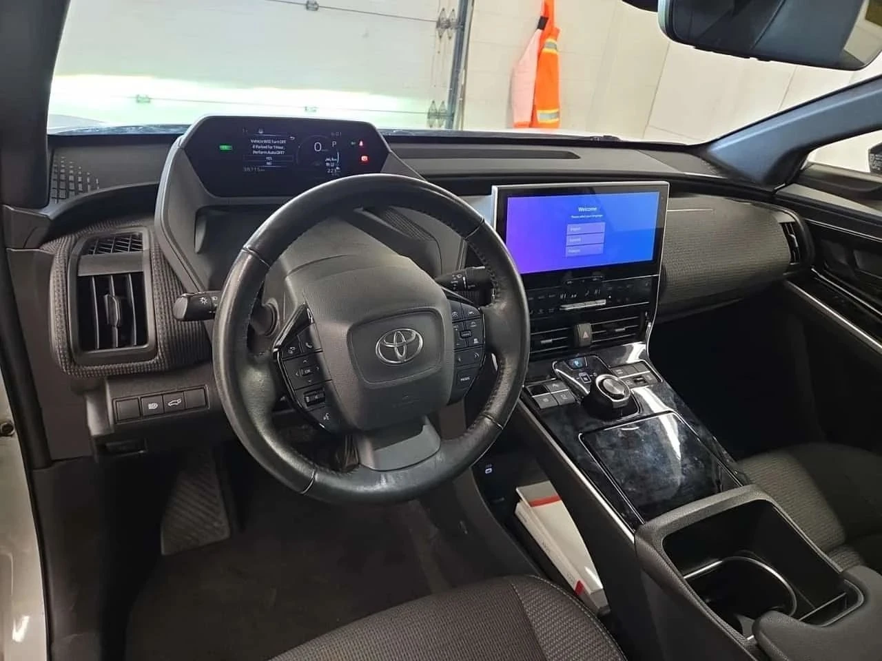 Toyota bZ4X, снимка 10 - Автомобили и джипове - 56697164