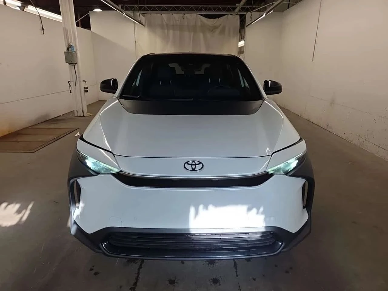 Toyota bZ4X, снимка 17 - Автомобили и джипове - 56697164