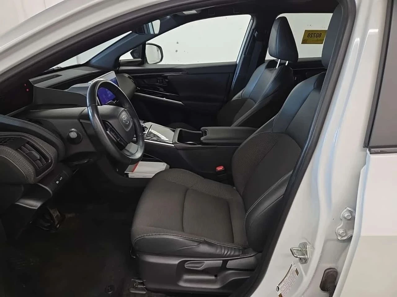 Toyota bZ4X, снимка 5 - Автомобили и джипове - 56697164