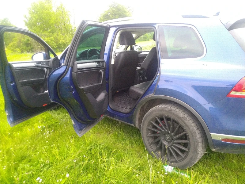 VW Touareg, снимка 16 - Автомобили и джипове - 53049252