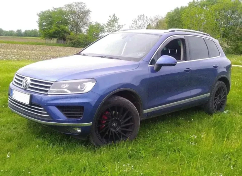 VW Touareg, снимка 4 - Автомобили и джипове - 53049252