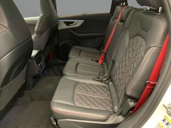 Audi SQ7 Quattro = Black Optic Plus = 7 Seats Гаранция, снимка 10 - Автомобили и джипове - 54004687