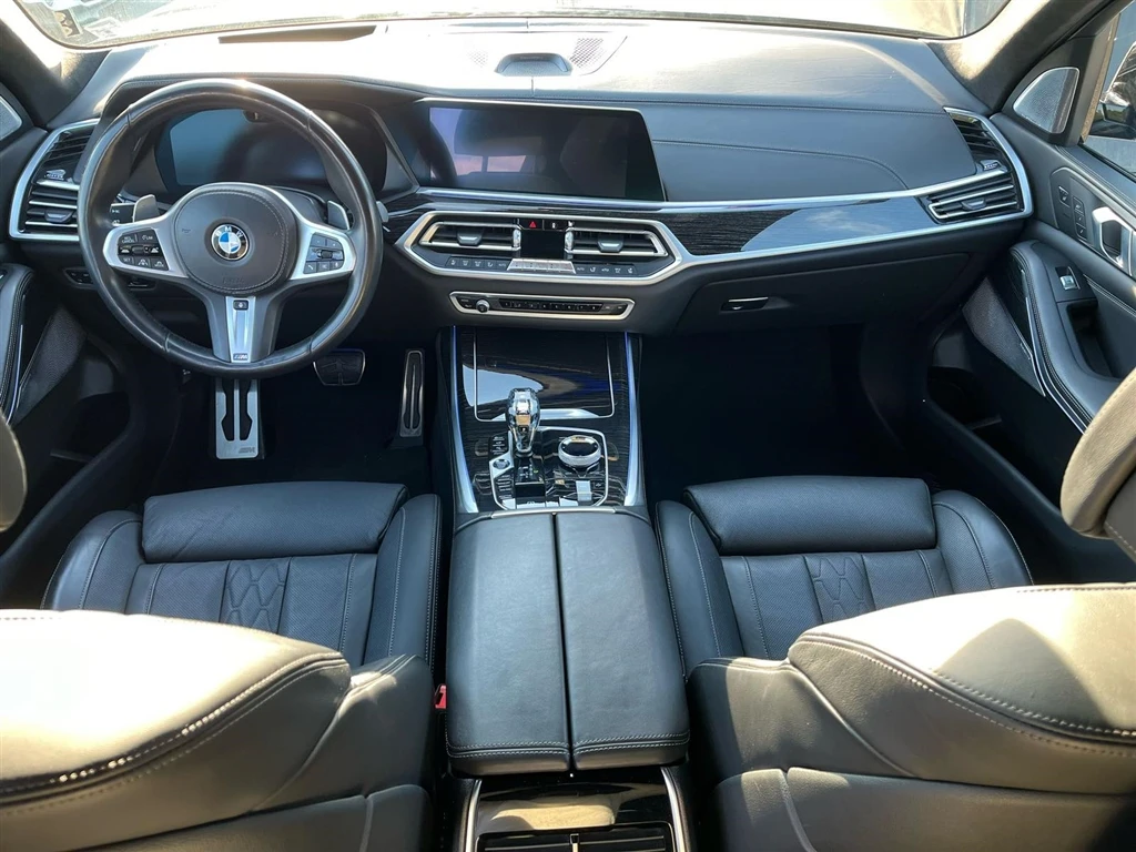 BMW X7 M50i - изображение 6