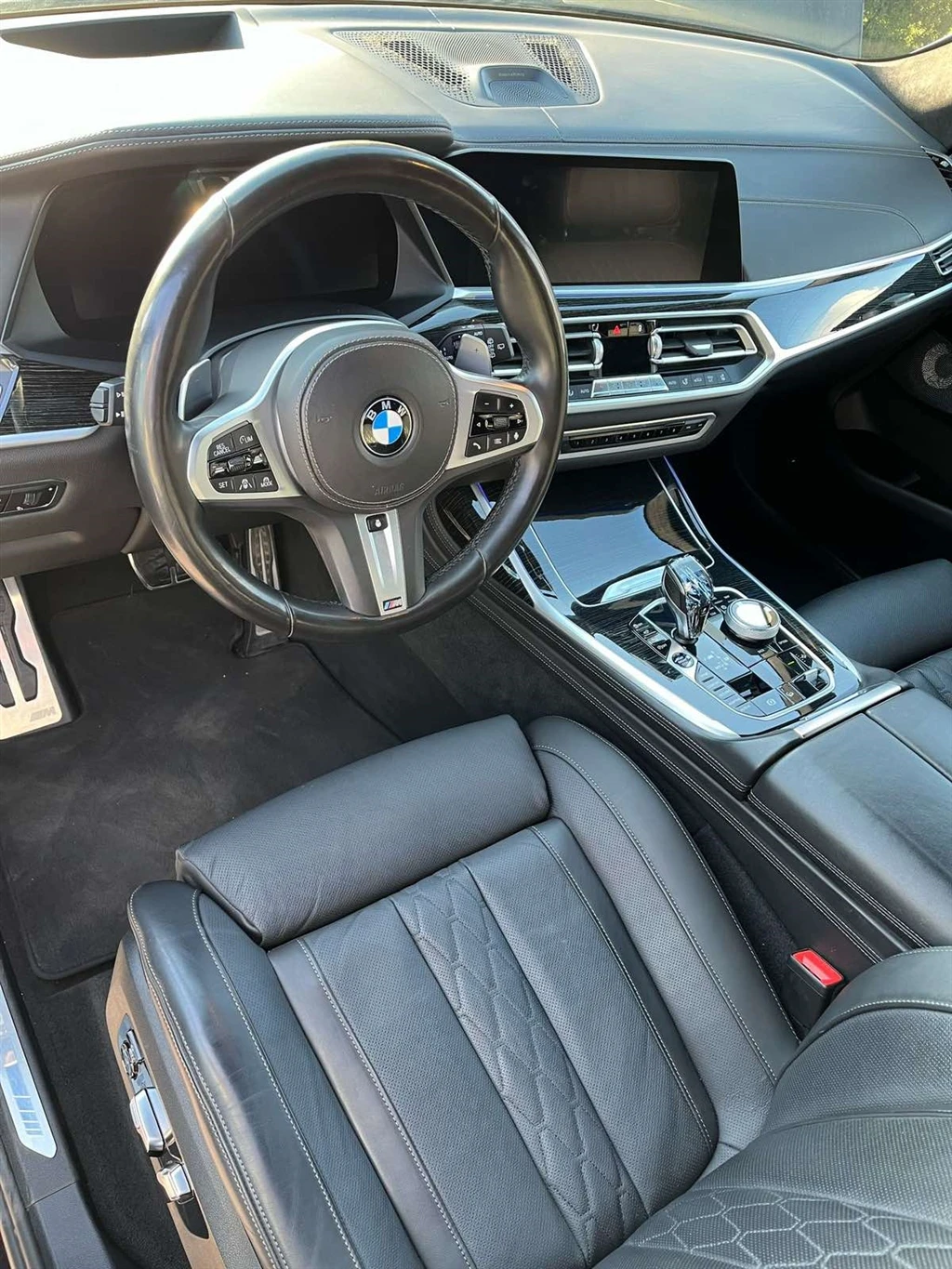BMW X7 M50i - изображение 5