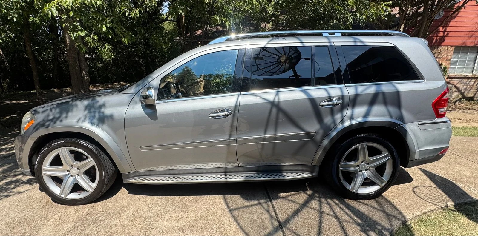 Mercedes-Benz GL 500 7МЕСТА* ОБДУХ* HARMAN* TV* KEYLESS* NAVI* ПАМЕТ - изображение 4