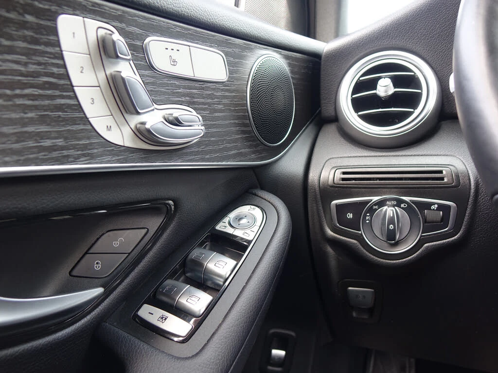 Mercedes-Benz GLC 300 4MATIC * AвтоКредит* (ЦЕНА ДО БГ) - изображение 10