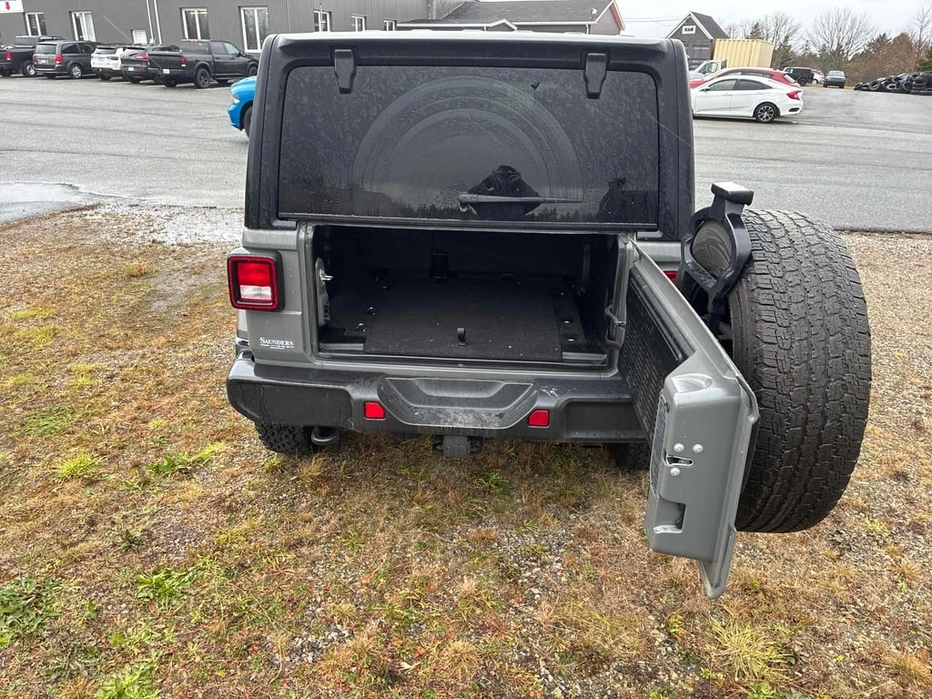 Jeep Wrangler * Sahara * CARFAX *    | Mobile.bg   13