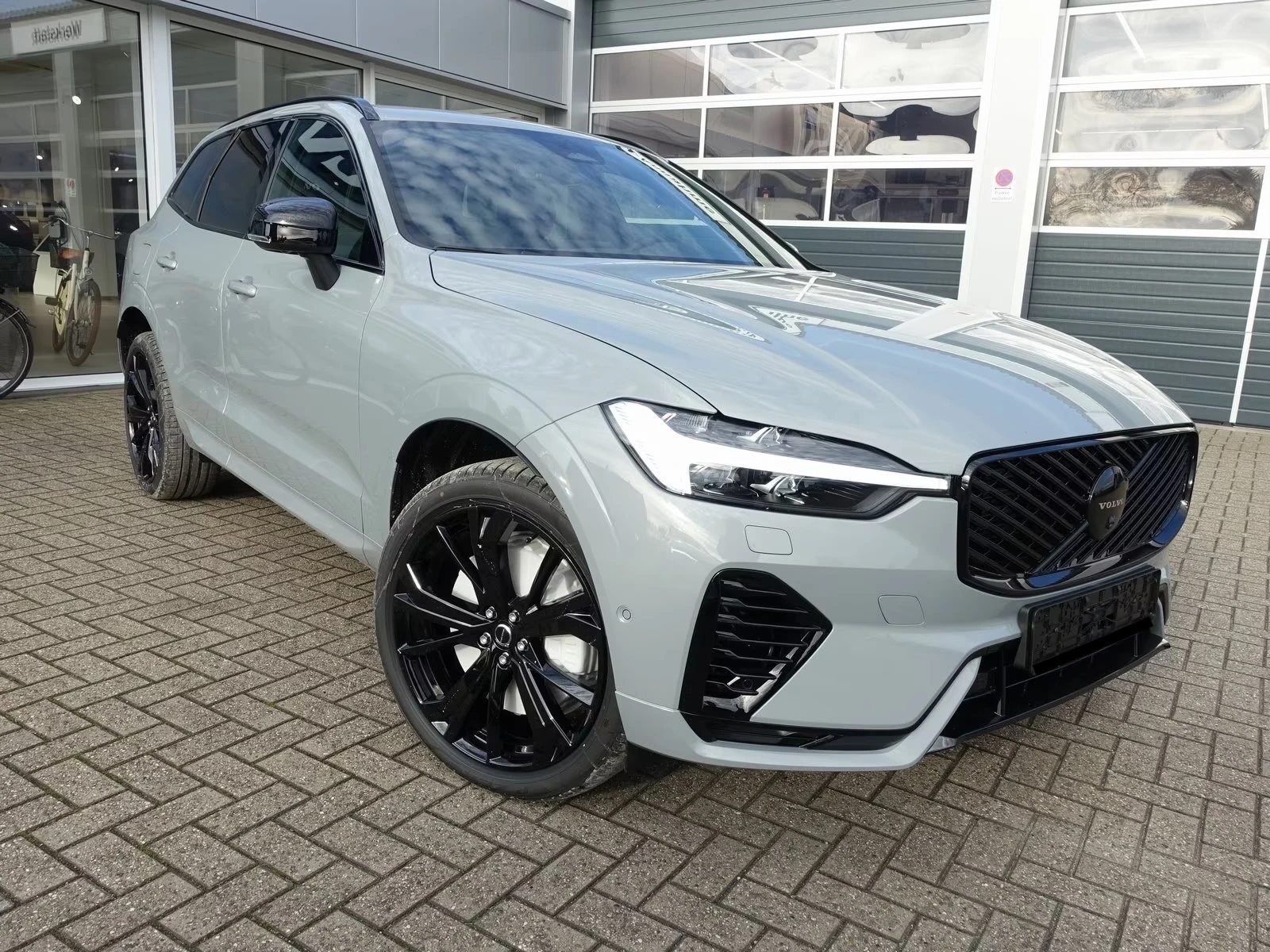 Volvo XC60 NEW 2026MY Black Edition T6 AWD - изображение 6