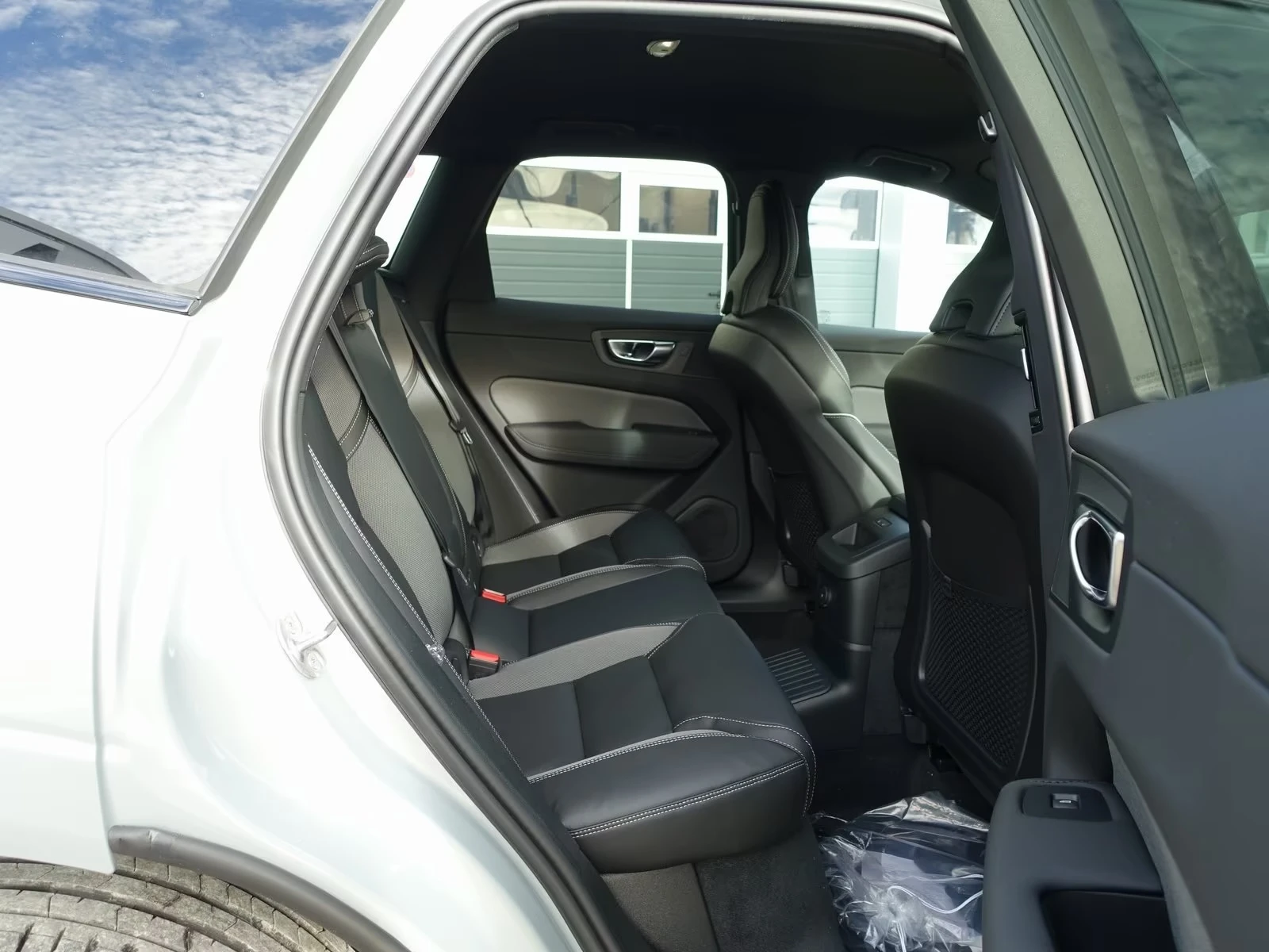 Volvo XC60 NEW 2026MY Black Edition T6 AWD | Mobile.bg � ����������� 16
