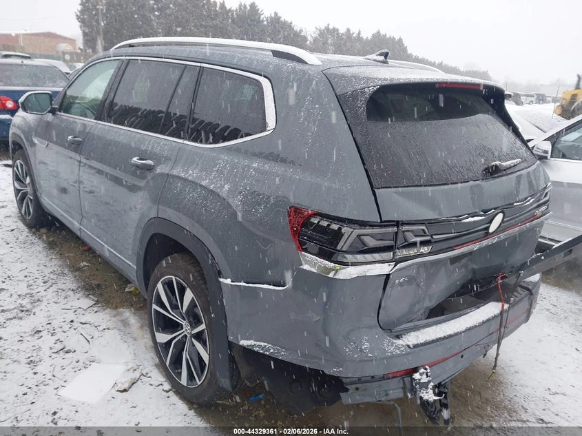 VW Atlas * Sel Premium R-Line* , снимка 3 - Автомобили и джипове - 54049624