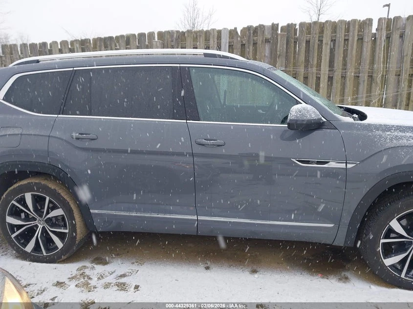 VW Atlas * Sel Premium R-Line* , снимка 13 - Автомобили и джипове - 54049624