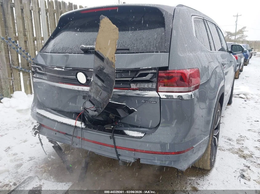 VW Atlas * Sel Premium R-Line* , снимка 6 - Автомобили и джипове - 54049624