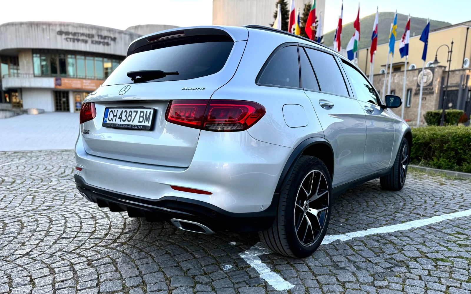 Mercedes-Benz GLC 300 AMG| 4Matic| Digital| Carplay| Pano| 360Cam| Blind | Mobile.bg � ����������� 4