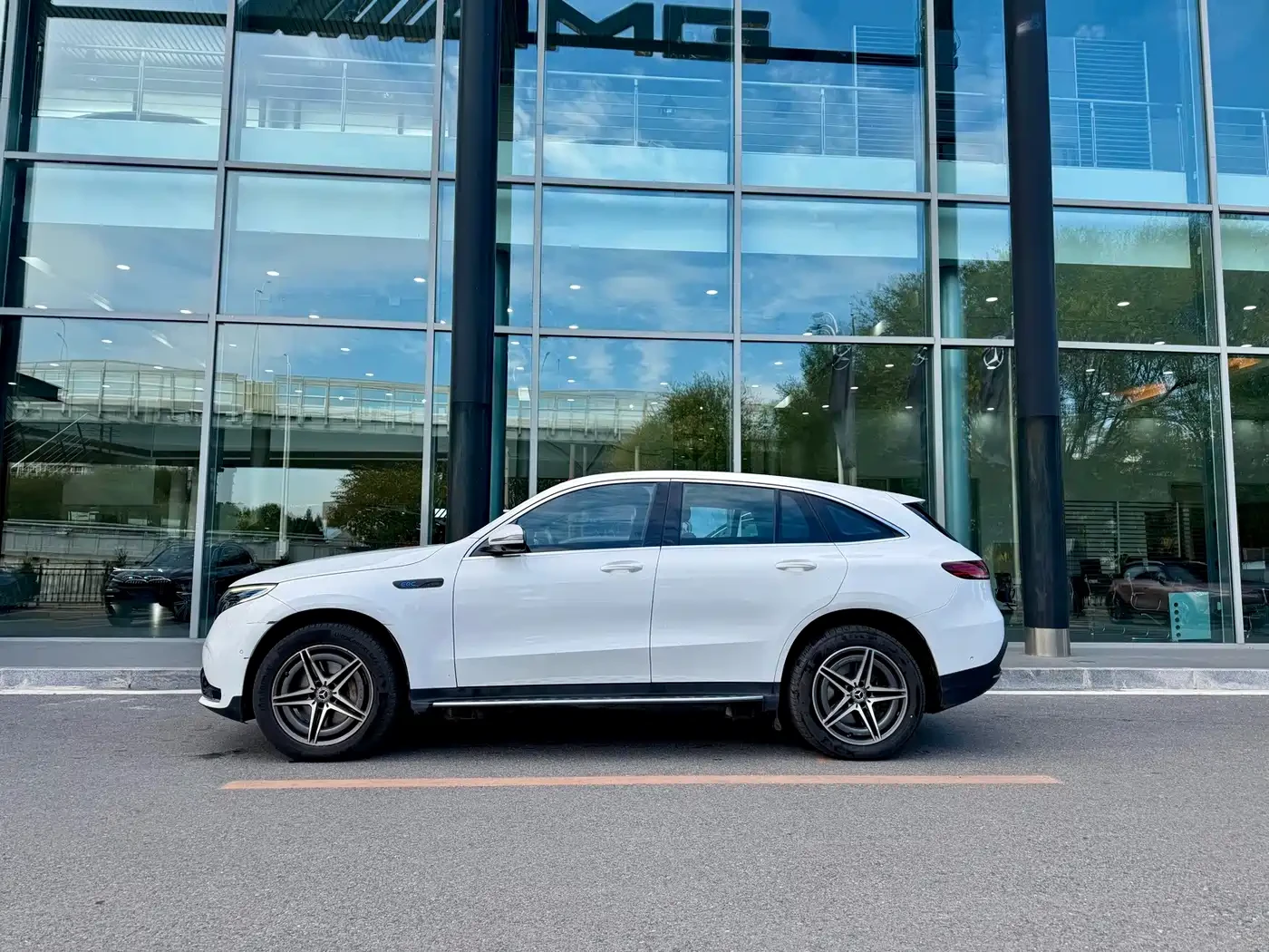 Mercedes-Benz EQC 400* 4 MATIC* 79.2KWH* AMG PK* �����* 360* ACC | Mobile.bg � ����������� 5