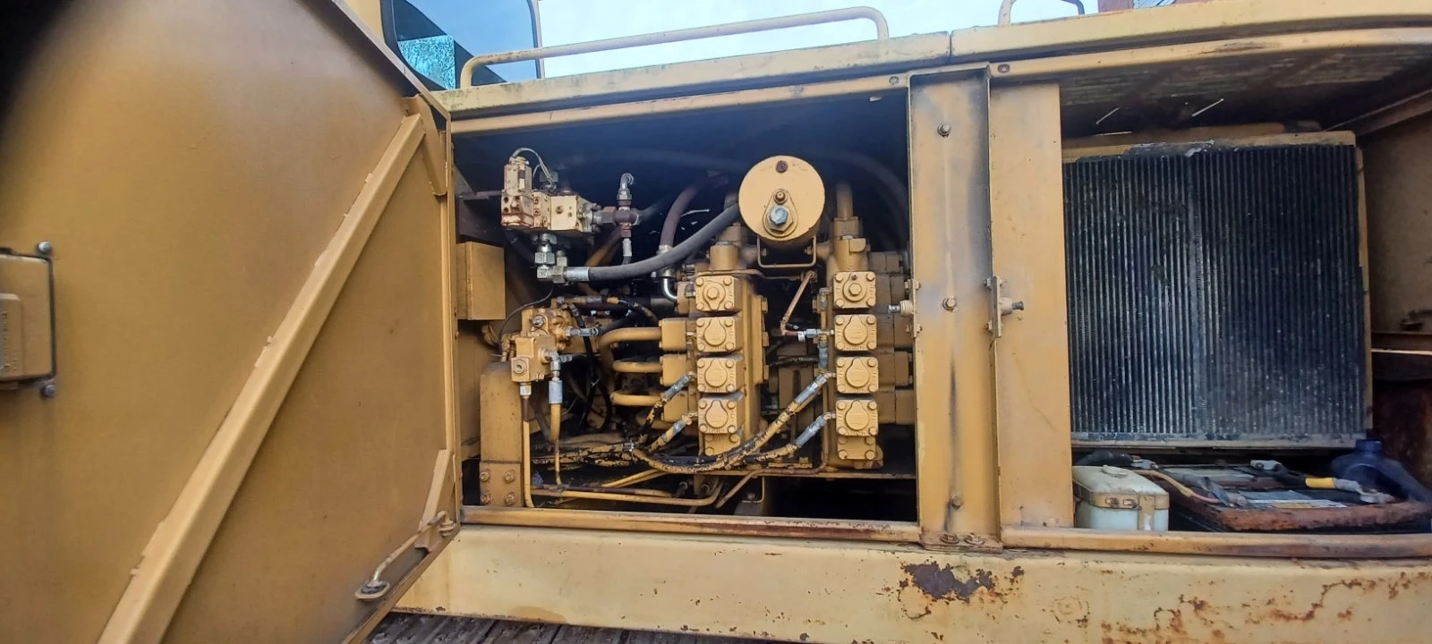 Багер Cat 215BLC, снимка 9 - Индустриална техника - 54202479