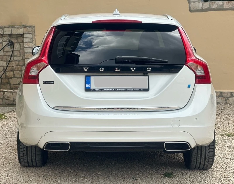 Volvo V60 D5 Plug-in hybrid Twin engine, снимка 4 - Автомобили и джипове - 45706791