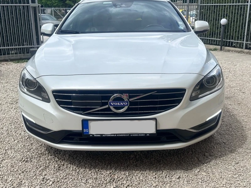 Volvo V60 D5 Plug-in hybrid Twin engine, снимка 16 - Автомобили и джипове - 45706791