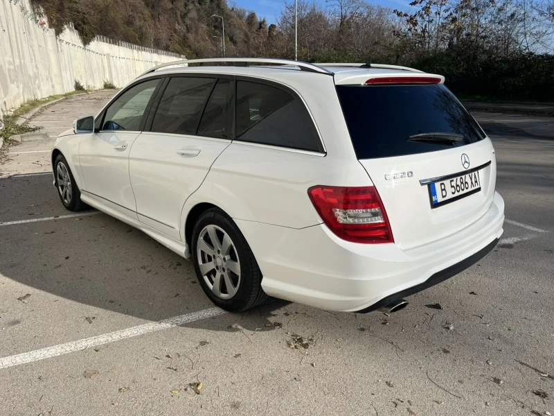 Mercedes-Benz C 220, снимка 5 - Автомобили и джипове - 48464621