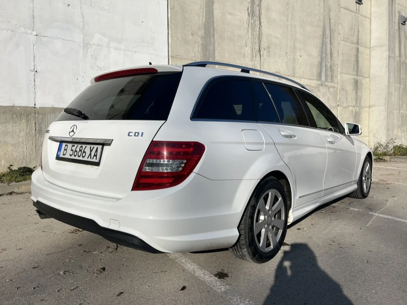 Mercedes-Benz C 220, снимка 7 - Автомобили и джипове - 48464621