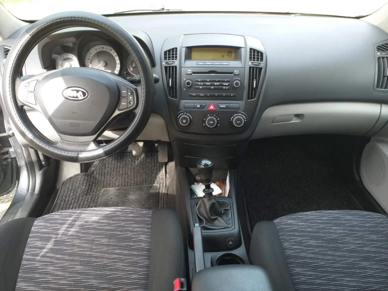 Kia Ceed, снимка 5 - Автомобили и джипове - 48596597