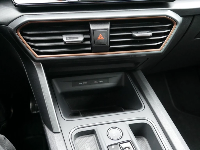 Cupra Formentor VZ5* TAIGA* BREMBO* DISTR* CARBON* MEMORY* , снимка 7 - Автомобили и джипове - 50402817