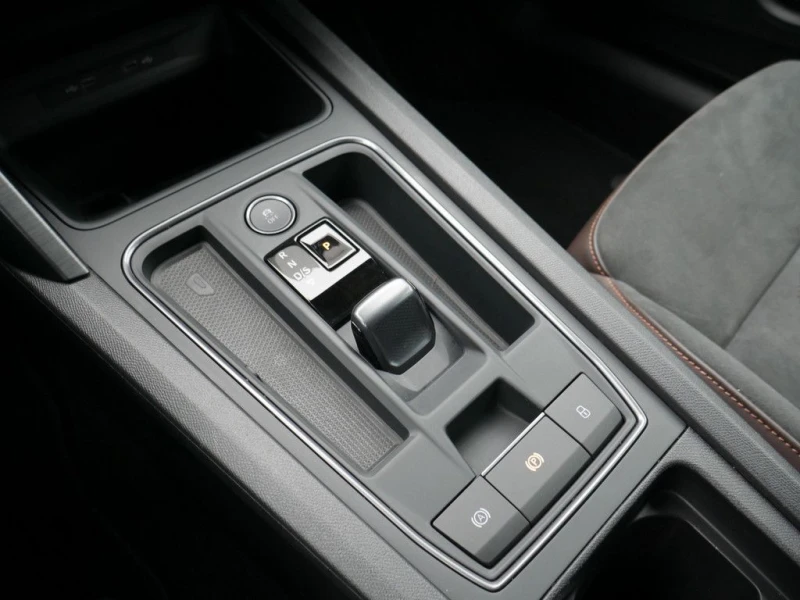 Cupra Formentor VZ5* TAIGA* BREMBO* DISTR* CARBON* MEMORY* , снимка 8 - Автомобили и джипове - 50402817